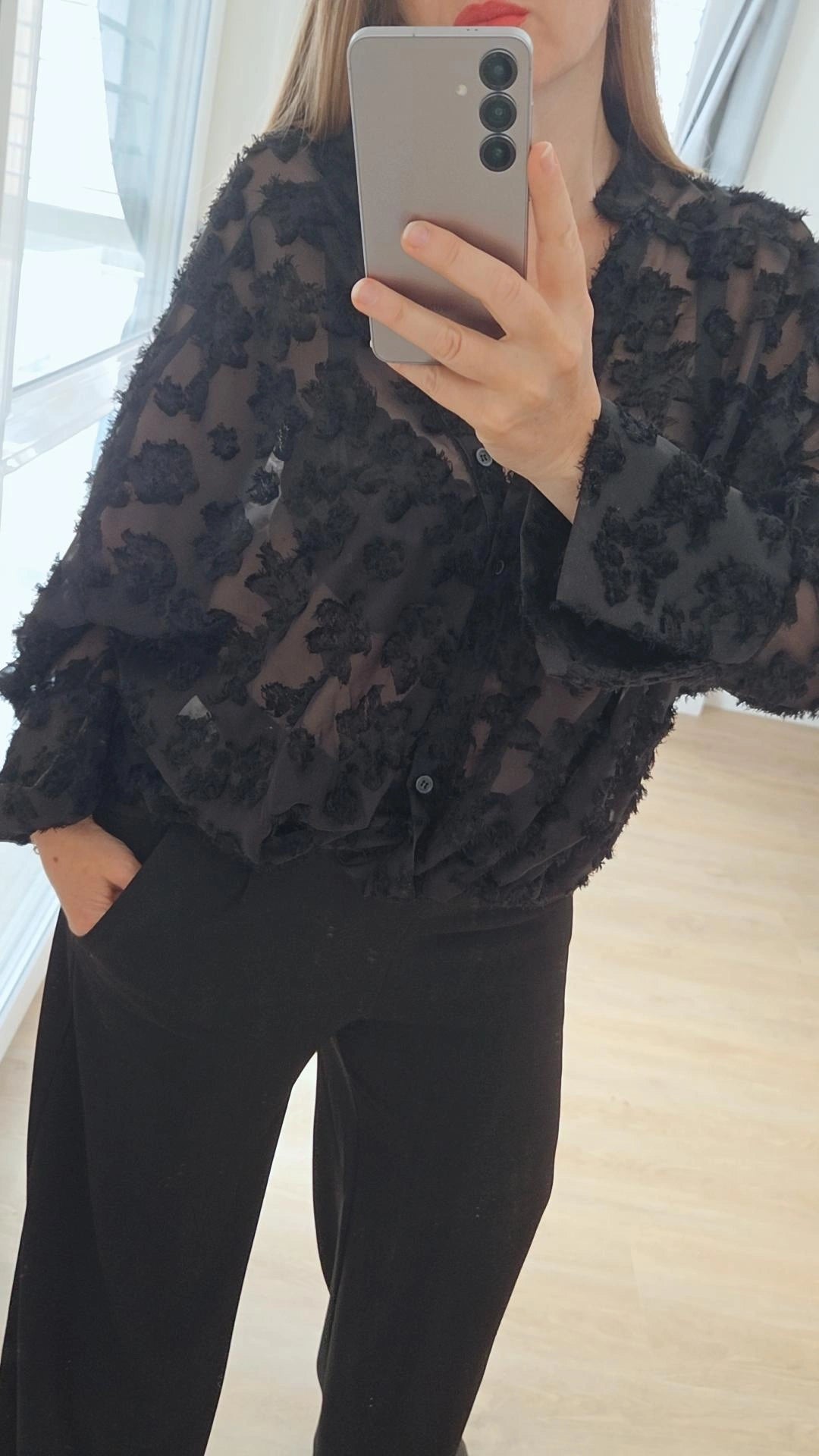 Camicia fiori rilievo