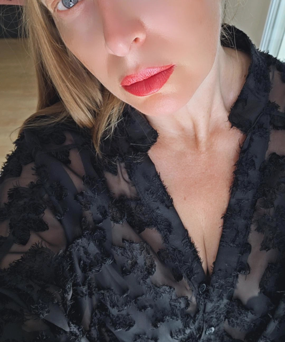 Camicia fiori rilievo