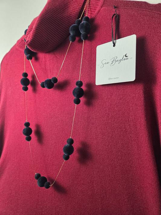 Collana perle velluto blu